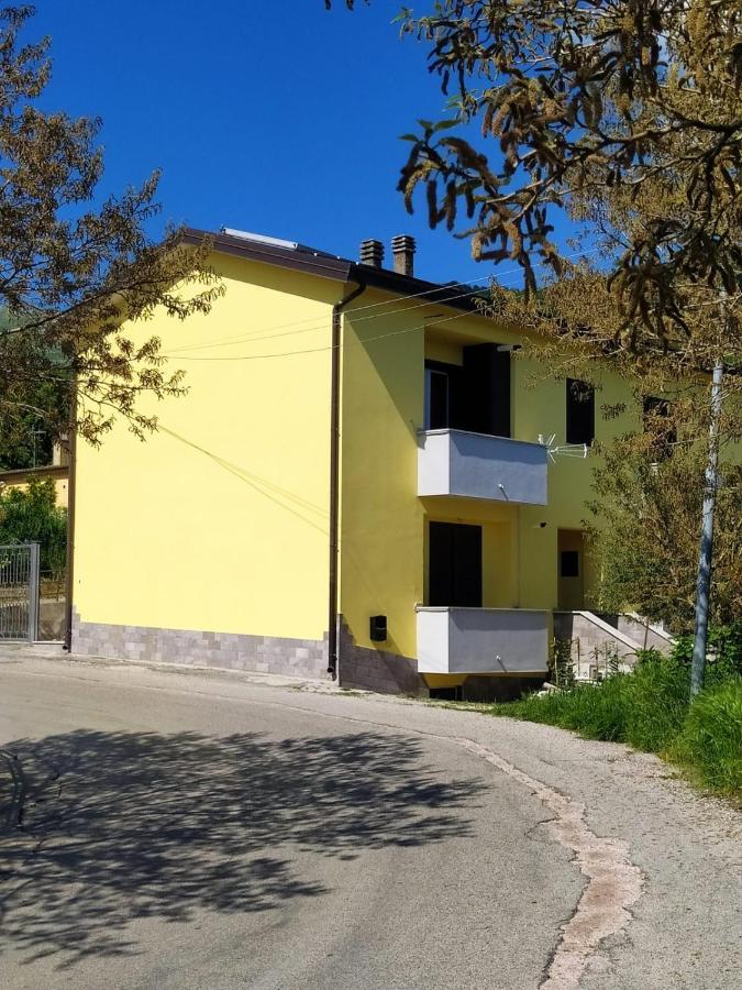 Casa Degli Ulivi Con Parcheggio Privato Apartment Muro Lucano Exterior photo